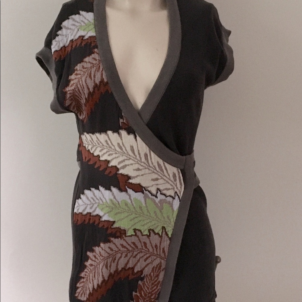 Vintage Lia Molly Short-sleeve Sweater with Leaves